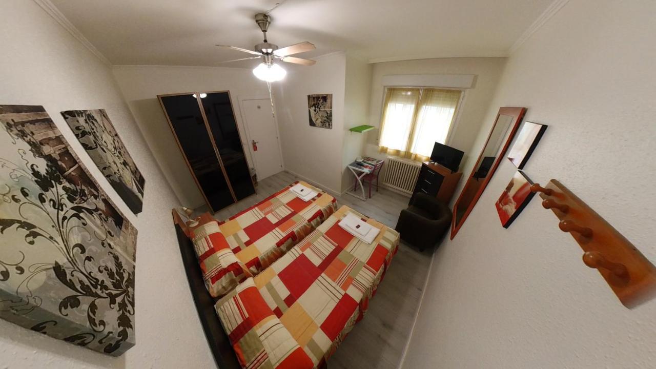 Pension Pamplonabeds Экстерьер фото