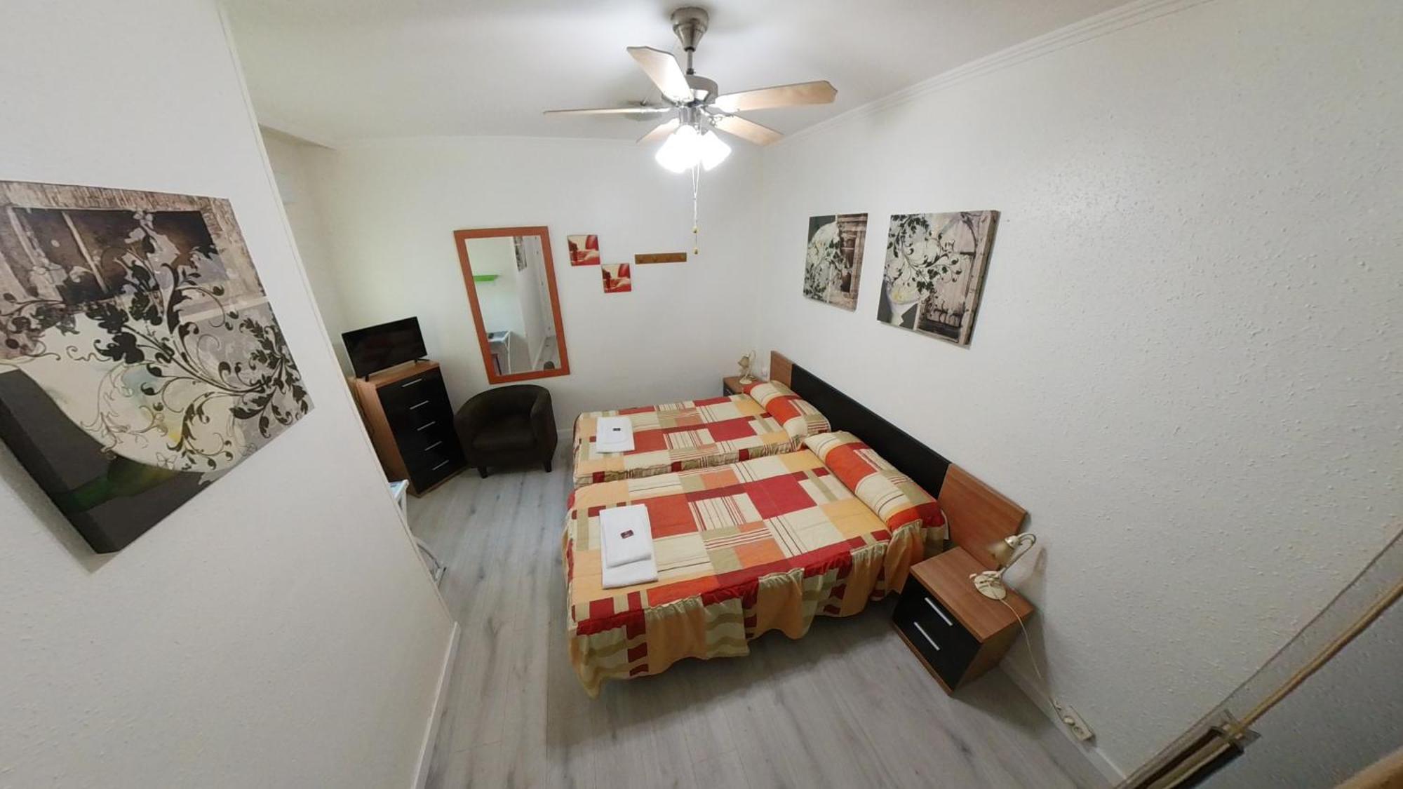 Pension Pamplonabeds Экстерьер фото