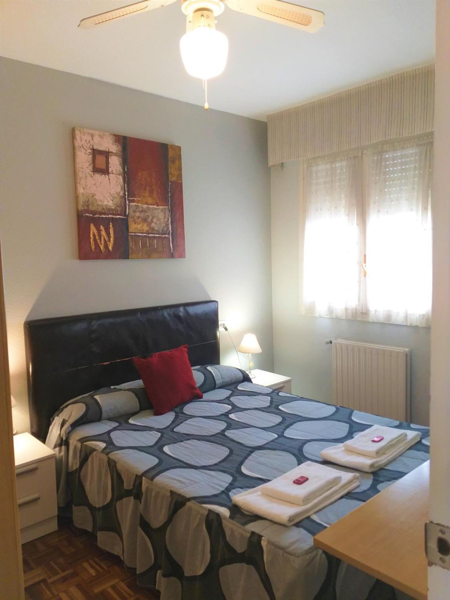 Pension Pamplonabeds Экстерьер фото