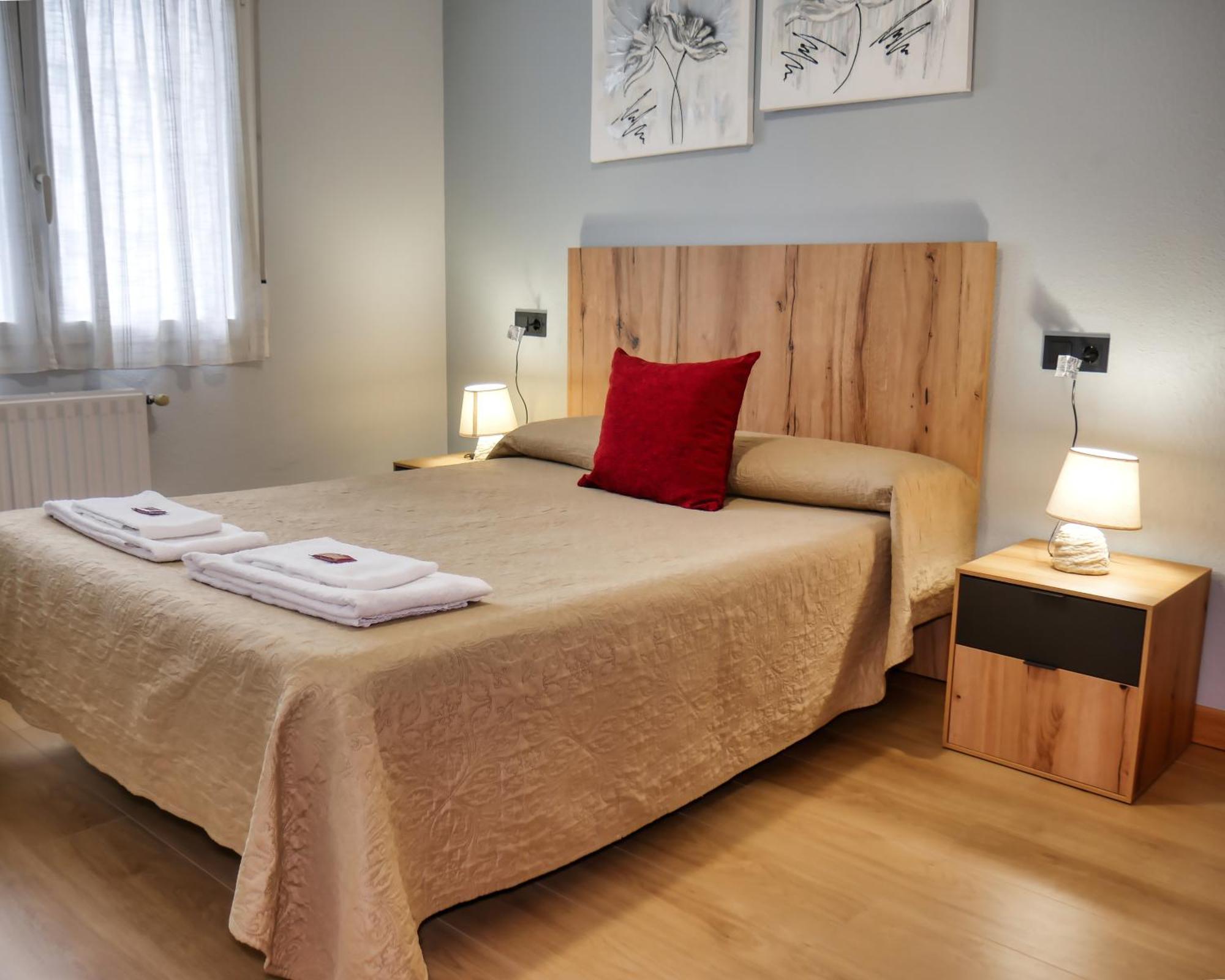 Pension Pamplonabeds Экстерьер фото