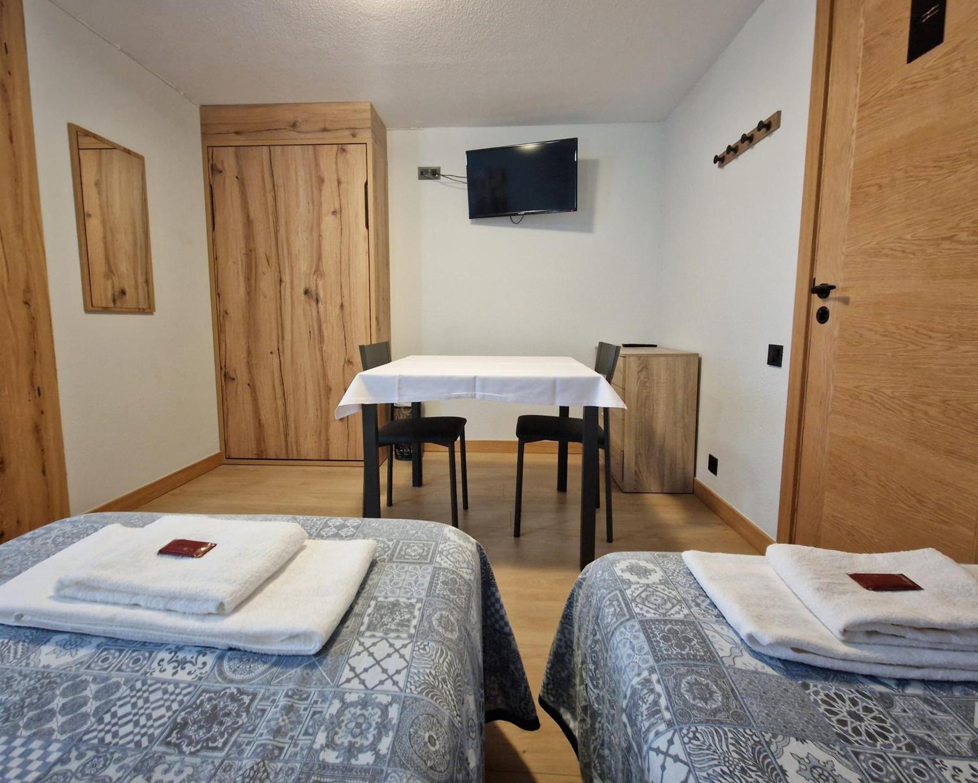 Pension Pamplonabeds Экстерьер фото